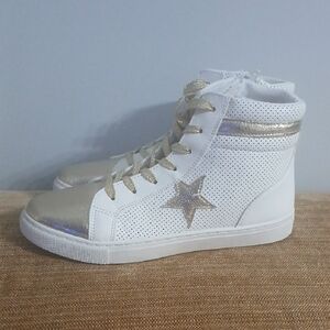 Outwoods White and Gold High-Top Sneakers